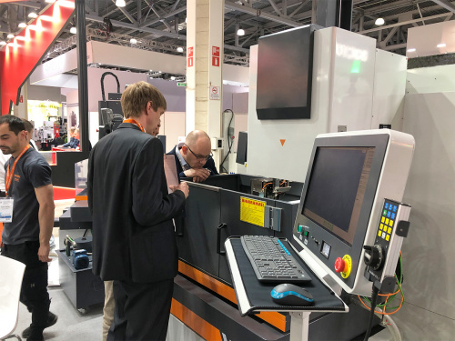 M320CAWT демонстрация 